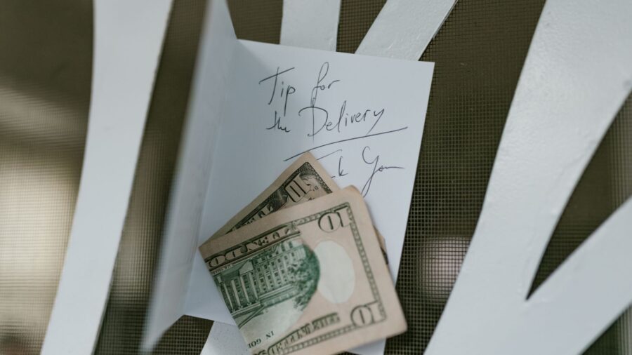 New tipping confusion leaves Americans questioning what they should pay: As the story develops